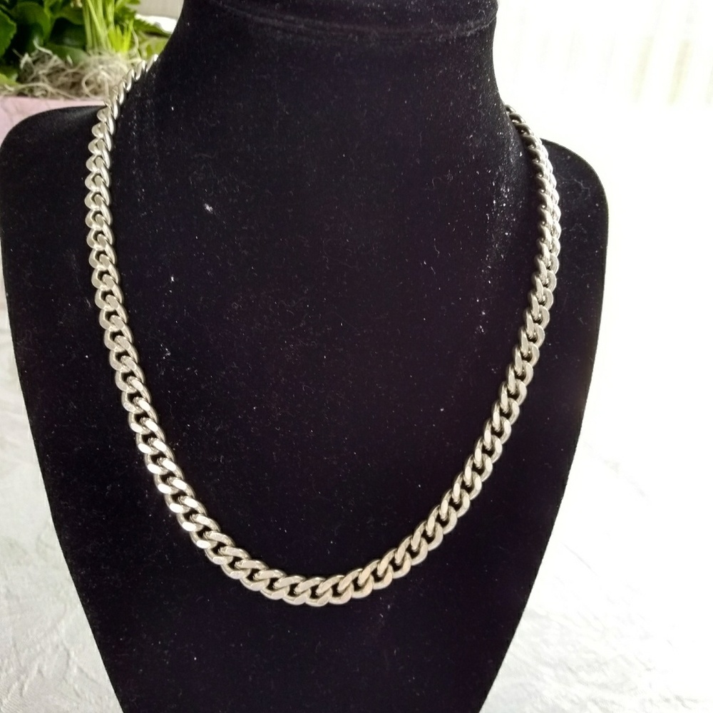 Thick Silvertone Link Necklace